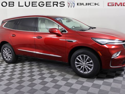 Certified 2023 Buick Enclave Essence image 2