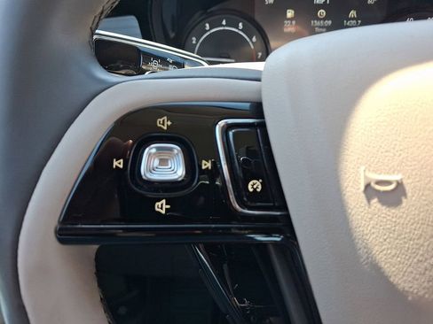 Used 2022 Lincoln Corsair AWD w/ Equipment Group 101A image 22