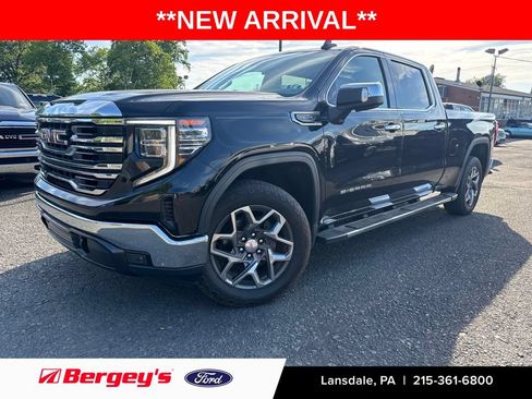 Used 2022 GMC Sierra 1500 SLT w/ SLT Convenience Package AWD/4WD image 1