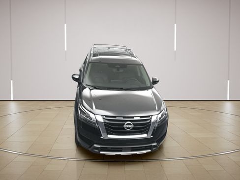 Certified 2025 Nissan Pathfinder Platinum w/ Cargo Package FWD image 34