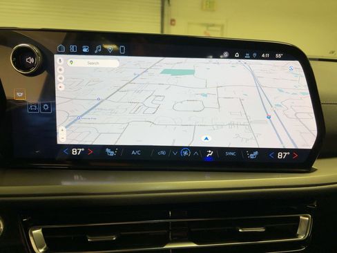 New 2026 Chevrolet Traverse LT w/ Sun and Wheel Package image 24