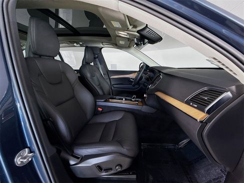 Certified 2025 Volvo XC90 B6 Core image 30
