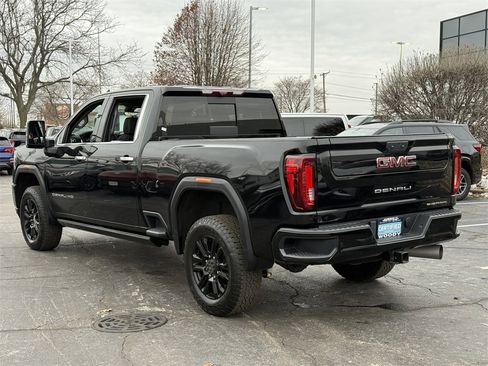 Certified 2021 GMC Sierra 2500 Denali w/ Denali Black Diamond Edition image 6