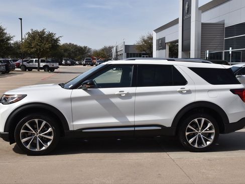 Certified 2025 Ford Explorer Platinum w/ Ultimate Package image 12