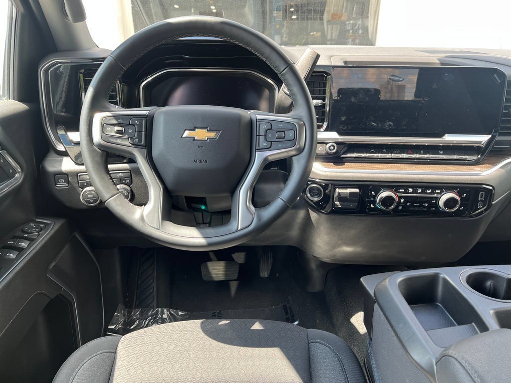 New 2025 Chevrolet Silverado 1500 LT AWD/4WD image 12