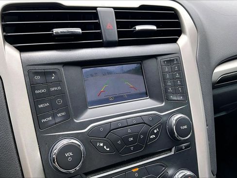 Used 2015 Ford Fusion SE w/ Equipment Group 202A image 24