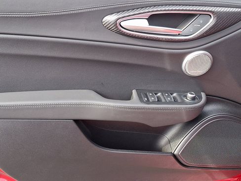 Used 2024 Alfa Romeo Giulia Quadrifoglio image 14