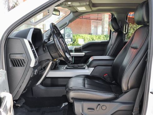 Used 2021 Ford F250 Lariat w/ Lariat Value Package AWD/4WD image 17