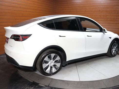 Used 2023 Tesla Model Y Long Range image 11