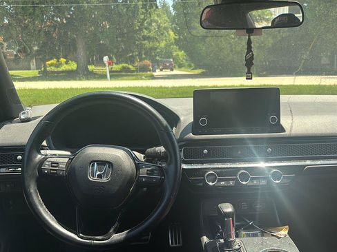 Used 2023 Honda Civic Sport image 5