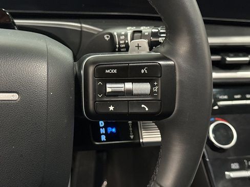 Used 2025 Hyundai Santa Fe SEL image 13