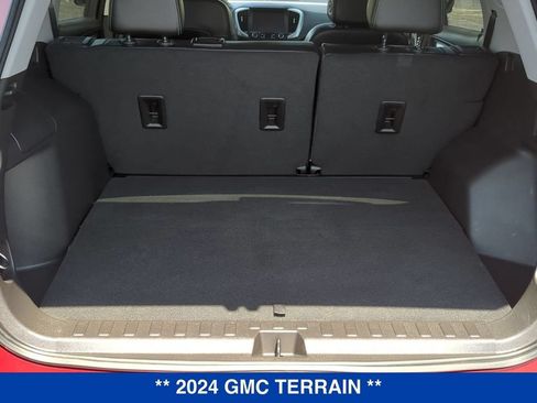 Used 2024 GMC Terrain SLT AWD/4WD image 5