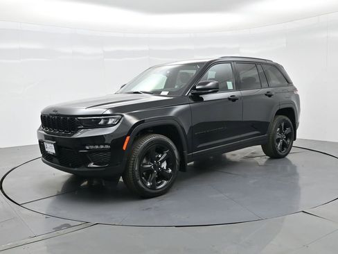 New 2025 Jeep Grand Cherokee Limited w/ Luxury Tech Group II image 2