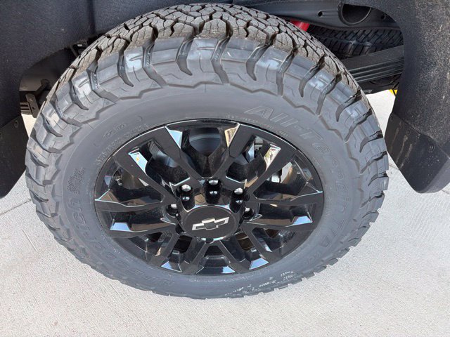 New 2026 Chevrolet Silverado 2500 High Country w/ Midnight Edition AWD/4WD image 9