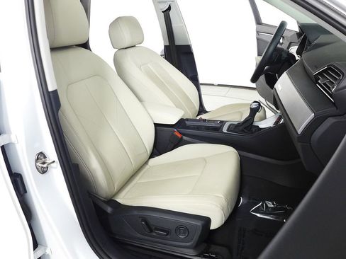 Used 2023 Audi Q3 2.0T Premium w/ Convenience Package image 19