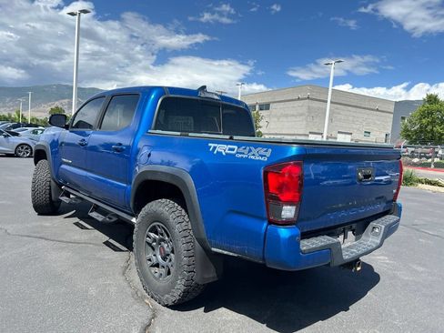 Used 2018 Toyota Tacoma TRD Off-Road w/ Technology Package AWD/4WD image 9