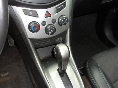 Used 2016 Chevrolet Trax LT w/ LT Convenience Package image 23