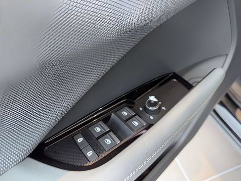 New 2026 Audi Q3 quattro 2.0T AWD/4WD image 9