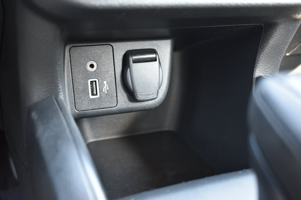 Used 2025 Nissan Versa S FWD image 19