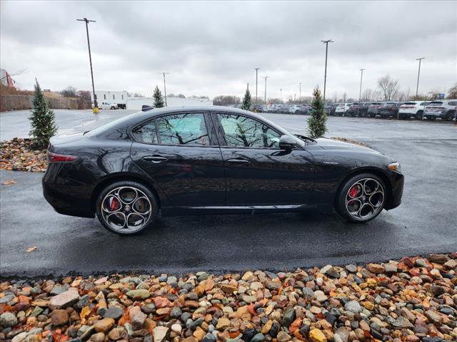 Used 2024 Alfa Romeo Giulia Veloce AWD/4WD image 6