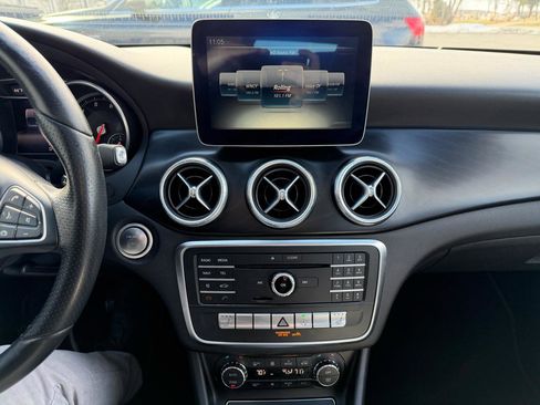 Used 2018 Mercedes-Benz CLA 250 4MATIC image 34