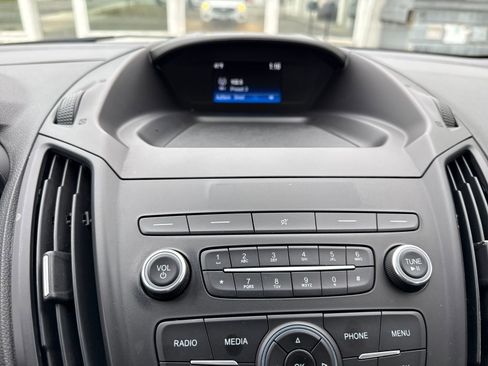 Used 2019 Ford Escape S image 19