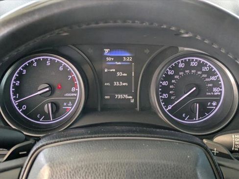 Used 2022 Toyota Camry SE image 11