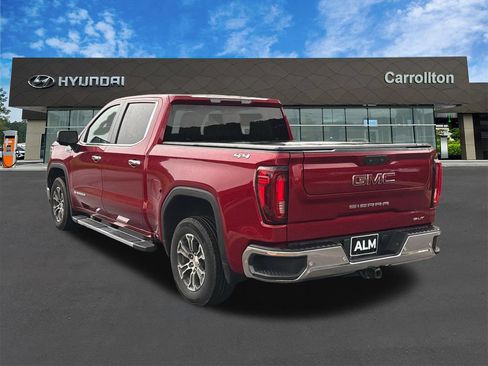 Used 2022 GMC Sierra 1500 SLT w/ SLT Convenience Package AWD/4WD image 7