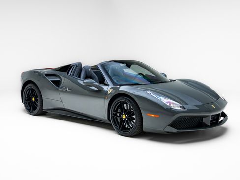 Used 2018 Ferrari 488 Spider RWD image 8