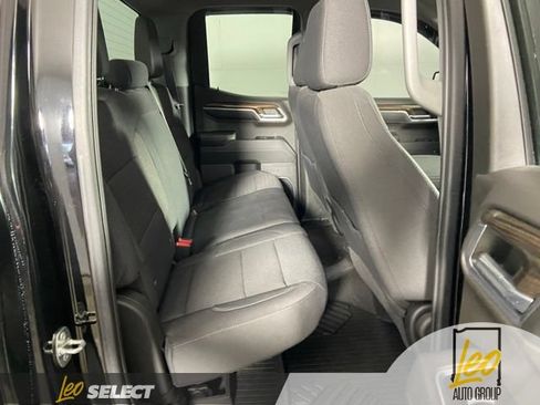 Used 2023 Chevrolet Silverado 1500 LT w/ Z71 Off-Road Package AWD/4WD image 25