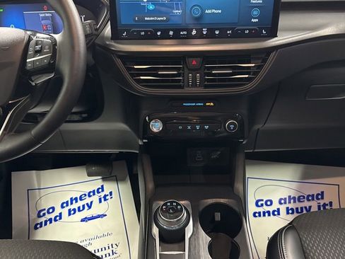 Used 2024 Ford Escape SE image 24