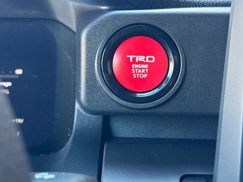 Used 2025 Toyota Tacoma TRD Sport AWD/4WD image 23