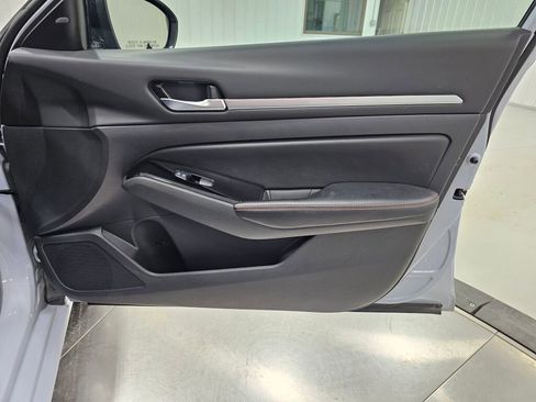 Used 2024 Nissan Altima 2.5 SR image 32