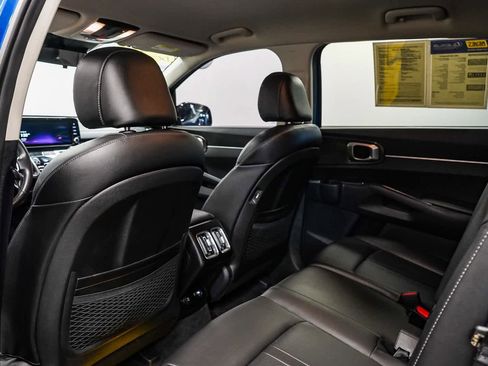 Used 2022 Kia Sorento S image 18