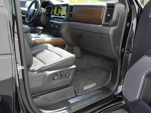 Certified 2022 Chevrolet Silverado 1500 High Country w/ High Country Premium Package AWD/4WD image 32