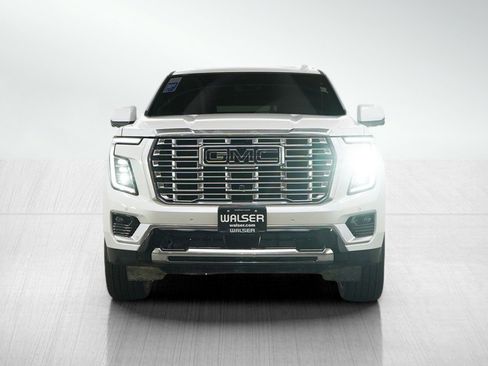 Used 2025 GMC Yukon Denali w/ Denali Reserve Package image 8
