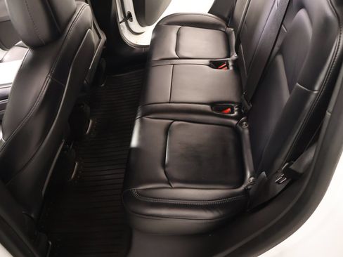 Used 2022 Tesla Model Y Performance AWD/4WD image 10