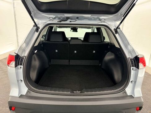 Used 2024 Toyota Corolla Cross LE image 33