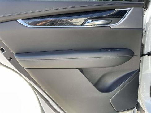 Used 2020 Cadillac XT6 Premium Luxury AWD/4WD image 17
