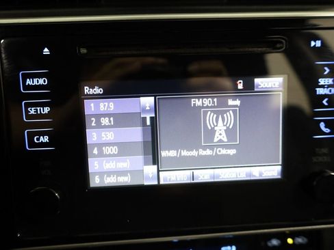 Used 2017 Toyota Corolla SE image 17