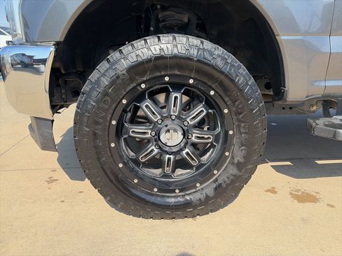 Used 2019 Ford F250 XLT w/ XLT Premium Package image 9