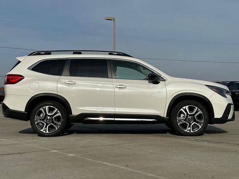 New 2026 Subaru Ascent Limited image 2