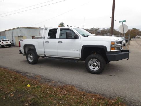 Used 2017 Chevrolet Silverado 2500 W/T image 3