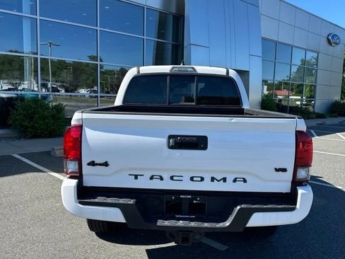 Used 2023 Toyota Tacoma SR AWD/4WD image 4