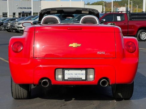 Used 2004 Chevrolet SSR w/ Preferred Equipment Group image 32