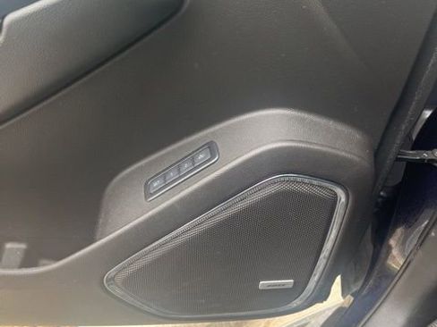 Used 2018 GMC Yukon SLT image 9