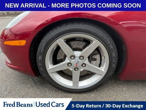 Used 2006 Chevrolet Corvette Coupe w/ Preferred Equipment Group RWD image 13