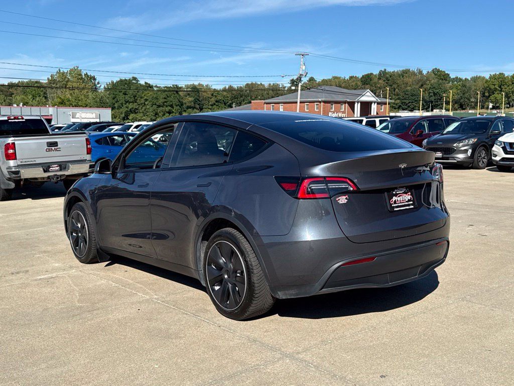 Used 2023 Tesla Model Y Long Range AWD/4WD image 4