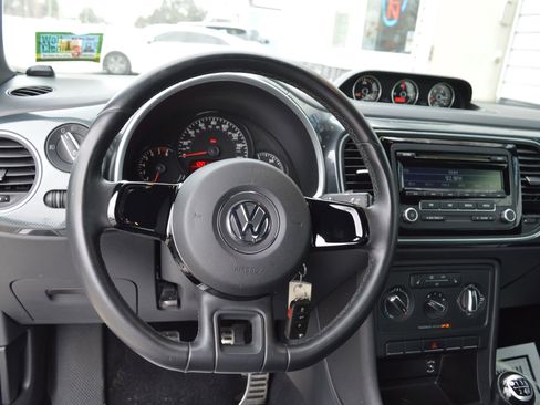 Used 2012 Volkswagen Beetle 2.0T image 28