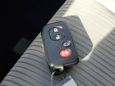 Used 2010 Toyota Venza AWD image 26